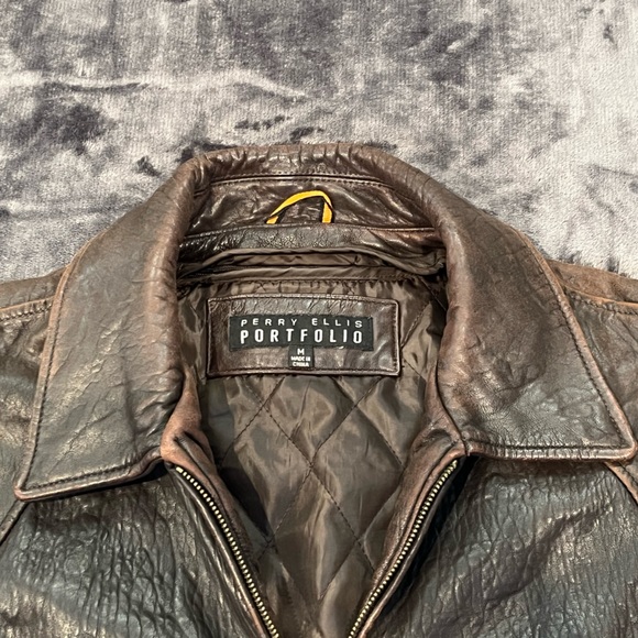 Perry Ellis Leather Jacket - Medium - Picture 4 of 13